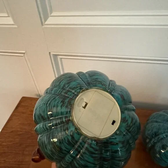 Pier 1 Illuminated Art Glass 7" Halloween Pumpkin Blue Black Swirl Curly Stem - Picture 5 of 9